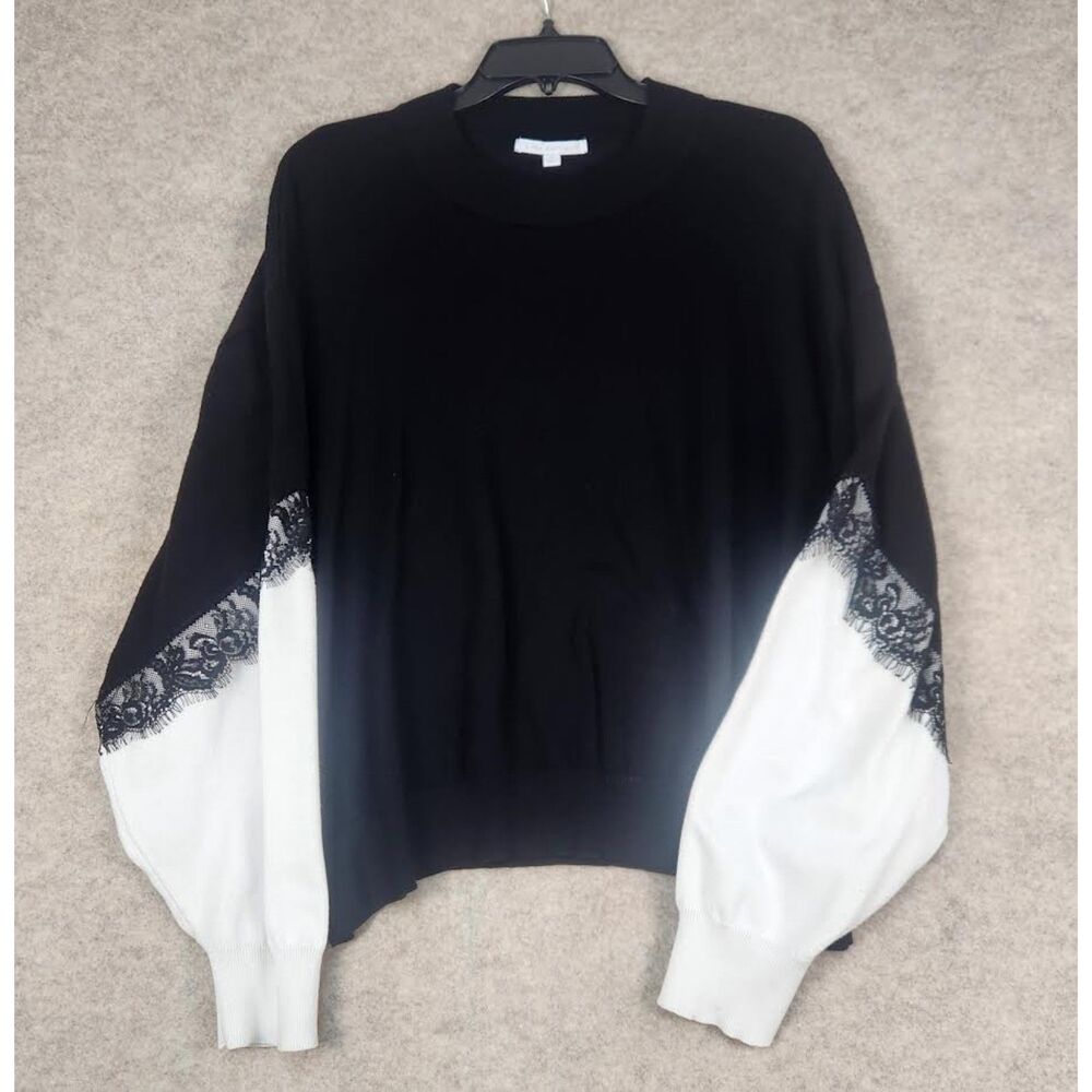 Linda Matthews Black & White Pullover Sweater /Lace Accent M  Colquette  Cottage